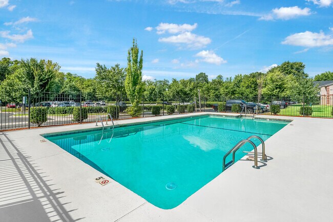 Crown Point Luxury Apartments at Kingsport