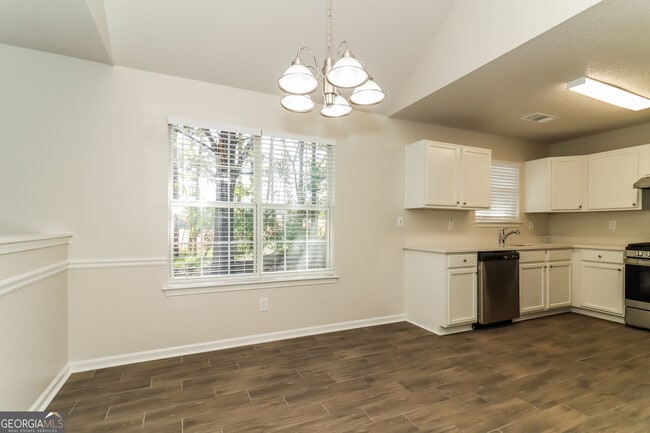 Photo - 4183 Ward Lake Trail