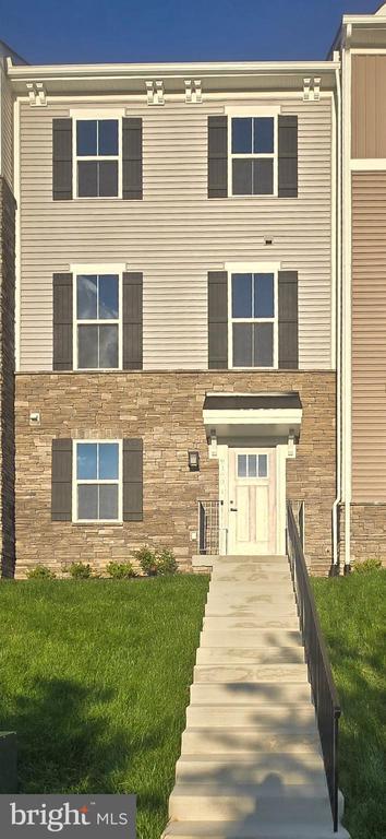 Photo - 9390 Tanfield Dr