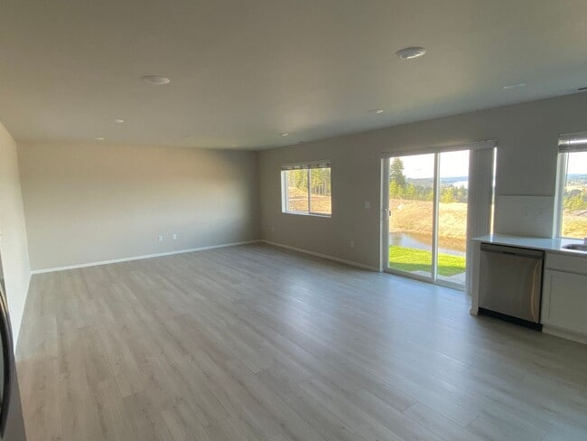 Photo - 100 NE Belfair Sta