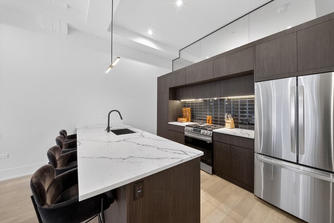 Photo - 318 W Grand Ave