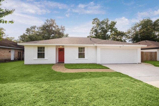 Building Photo - 23103 Berry Pine Dr Rental