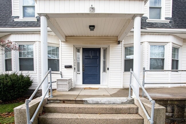 Building Photo - 130 Underwood St Unit 1