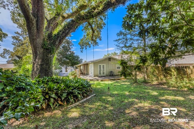 217 S Mobile St