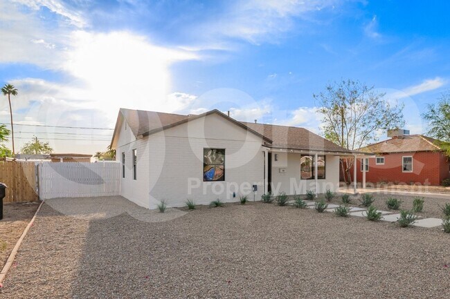 Photo - 9042 N 3rd Ave