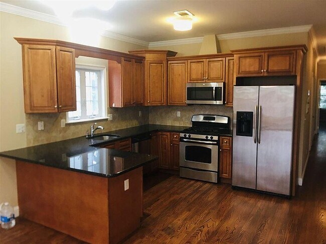 Photo - 272 St Pauls Ave Unit 1