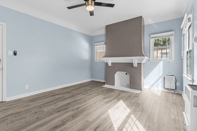 Photo - 1115 E Broadway Unidad 03