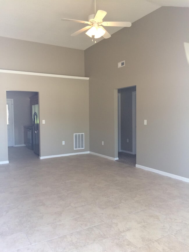 Photo - 711 E Culton St