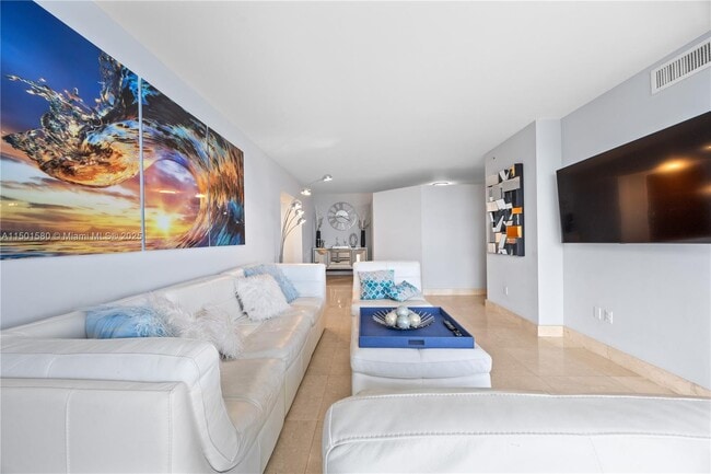 Building Photo - 6365 Collins Ave Unit 4106 Rental