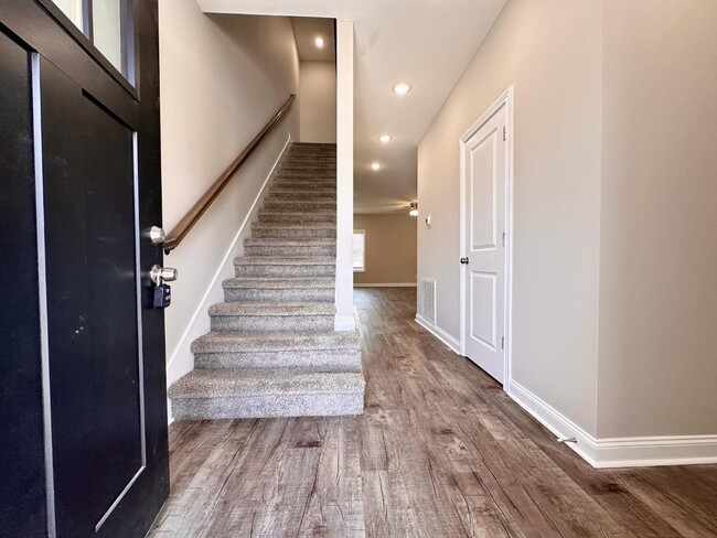 Photo - 1174 Meadowhill Ln