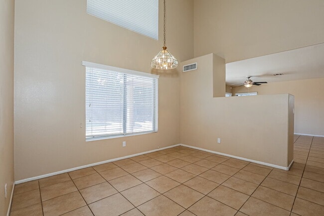 Photo - 919 W Juanita Ave