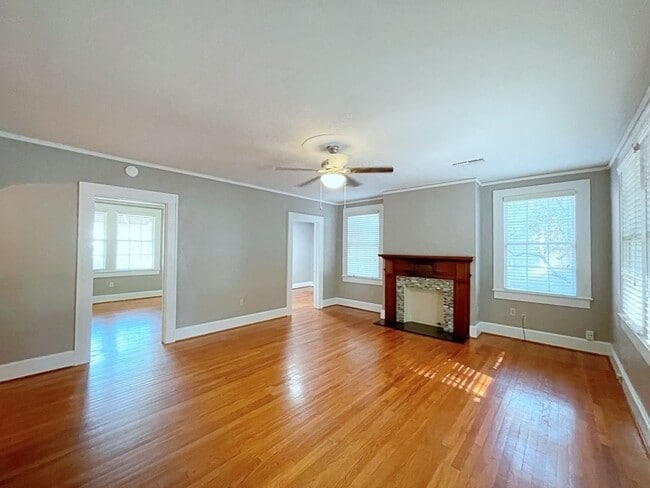 Photo - 3 Bedroom House right off the LSU lakes