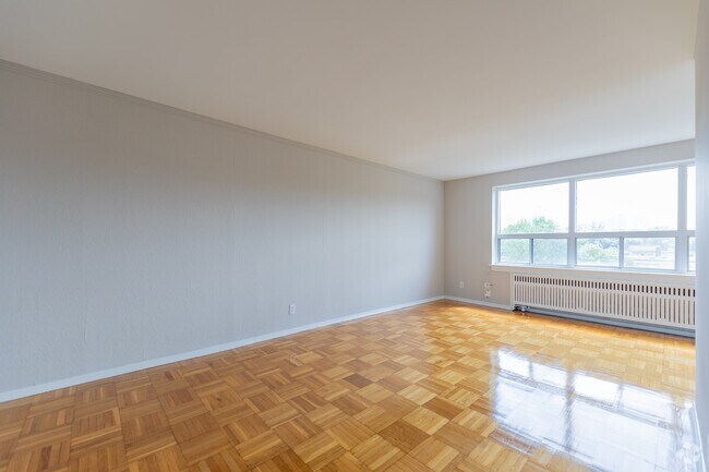 2BR, 1BA - Living Room - Princeton Apartments