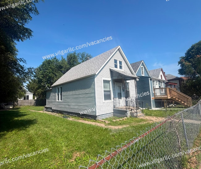 Building Photo - 2 bedrooms, 1 Bath Home