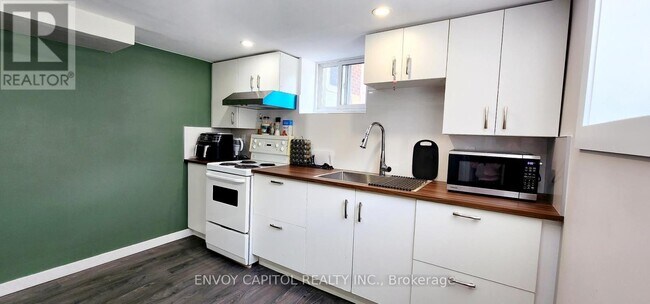 Photo - 84 MacDonald Ave