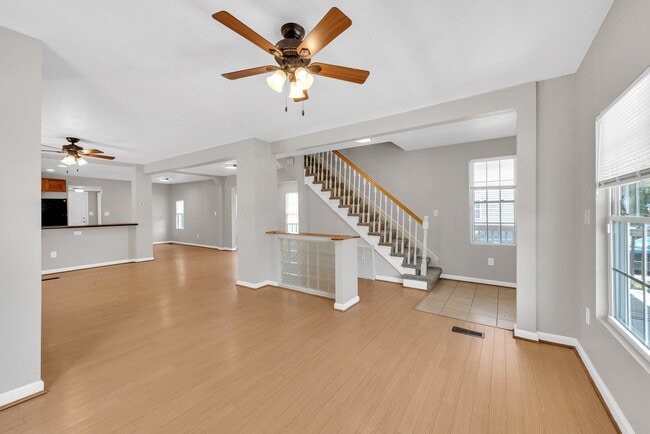 Photo - 1009 Elkin St