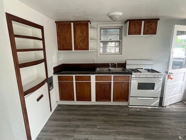 Building Photo - 1615 38th St Unit 2