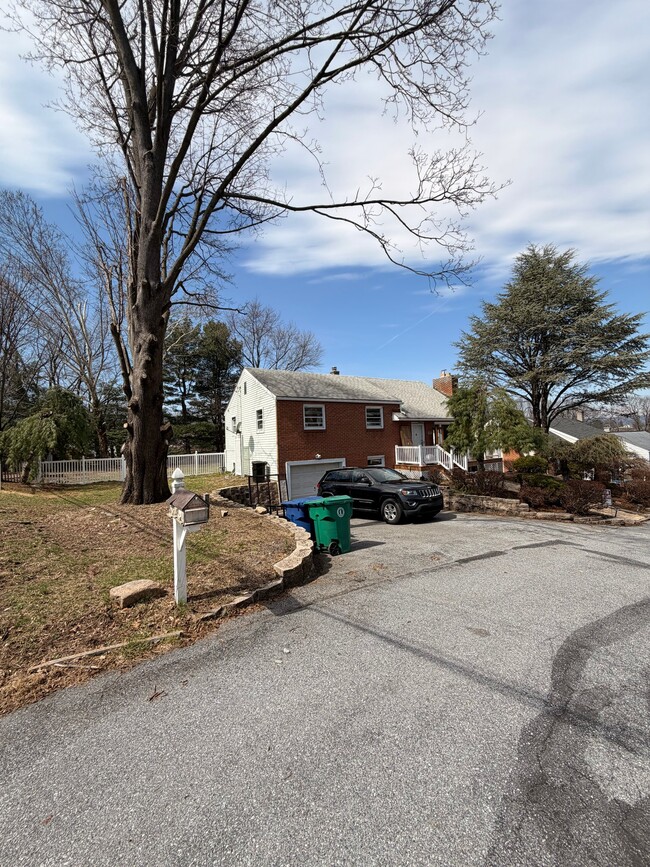 Photo - 202 Fleetwood Dr