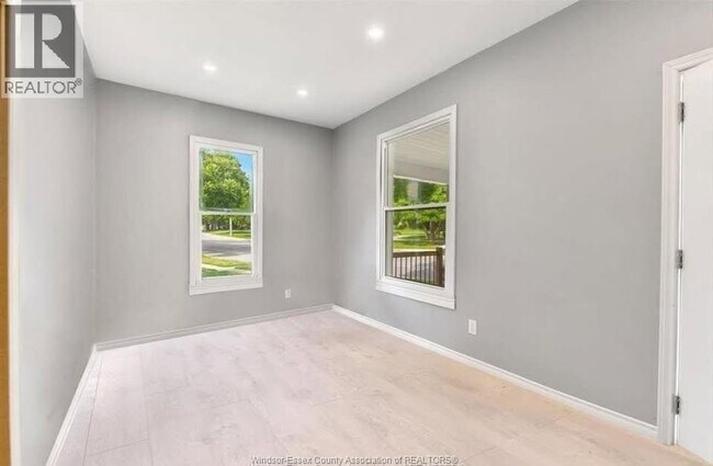 Photo - 3092 Sandwich St.