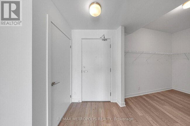 Photo - 51 Clarington Blvd Unité 429