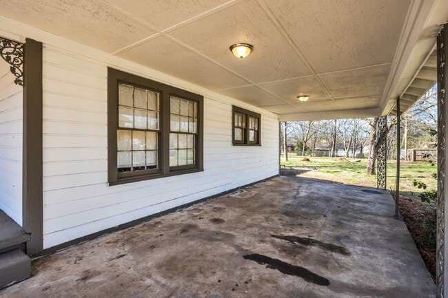Photo - Spacious 4-Bedroom Beauty in Sylacauga – Huge Deck, Carport & Tons of Charm!