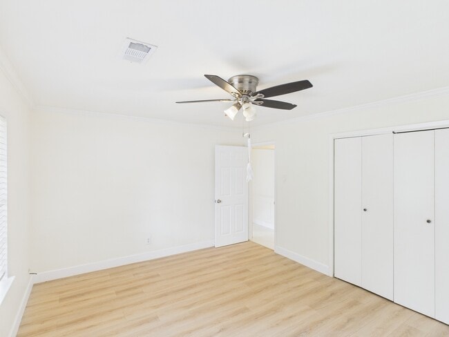 Photo - 9526 Meadowcroft Dr