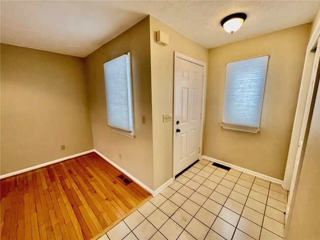 Photo - 48 Colonial Cir