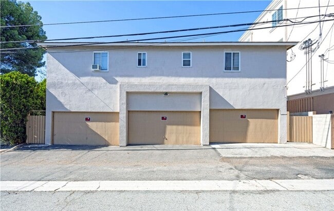 7106 Flight Ave