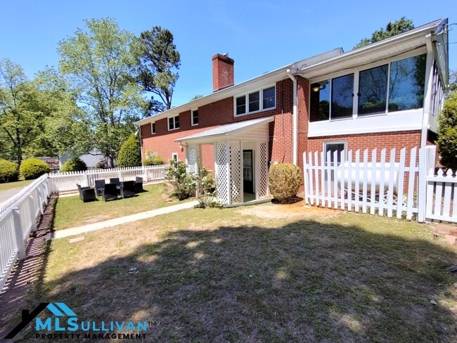 Photo - 101 W Roosevelt St