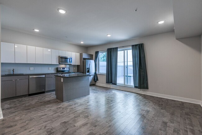 Building Photo - 1314 N Front St Unit 2