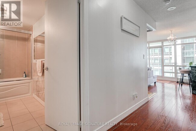 381 Front St W Unit 2101