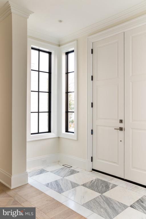 Building Photo - 5042 Overlook Rd NW