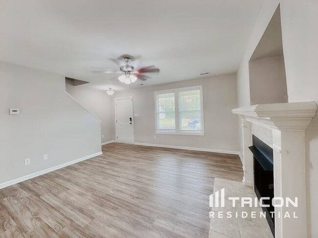 Photo - 144 Crown Side Dr