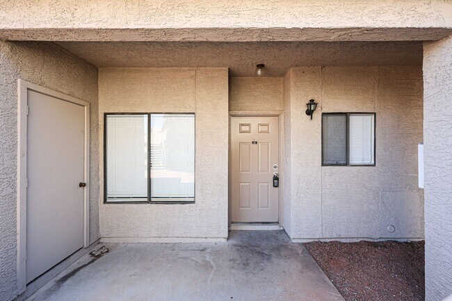 Photo - Centrally located and affordable in Woodla... Unidad 110 Rental