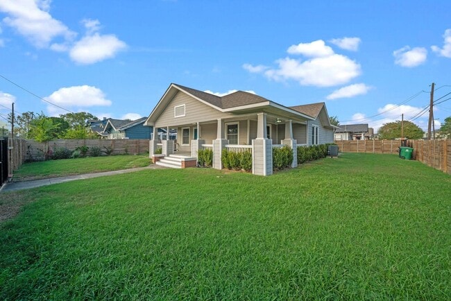 Photo - 5711 Sherman St