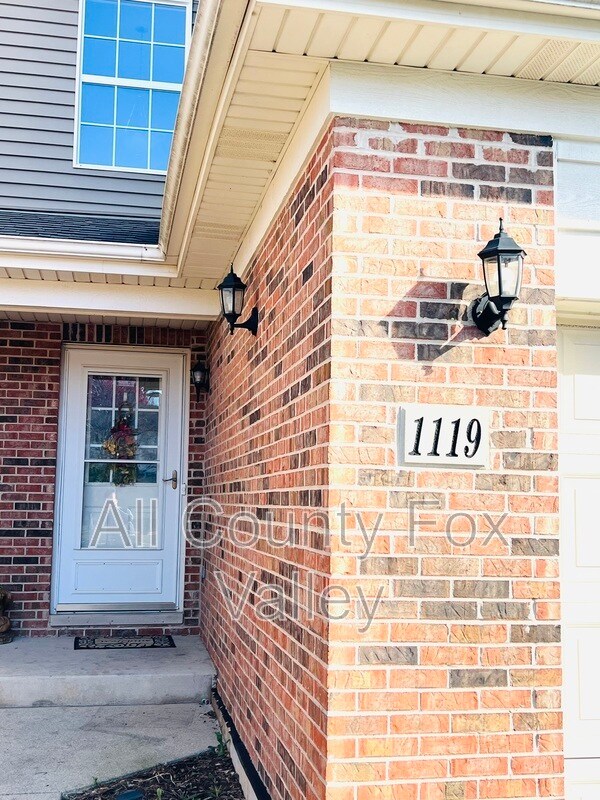 Photo - 1119 Loganbury Ct