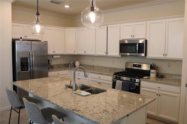 6647 Clairborne Ln