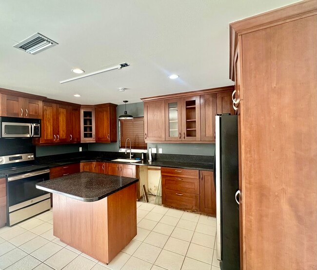 Photo - 2030 Bonnie St