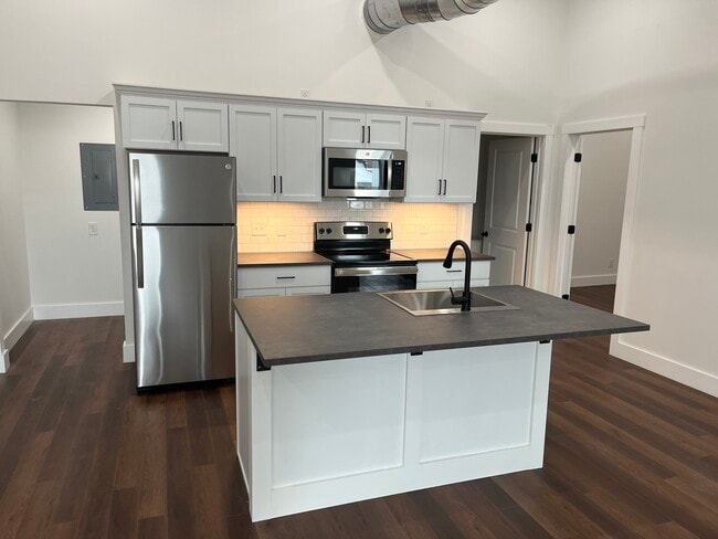 Photo - 174 Park Ave Unit 2