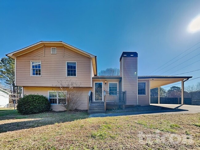 Photo - 2651 Pine Log Way