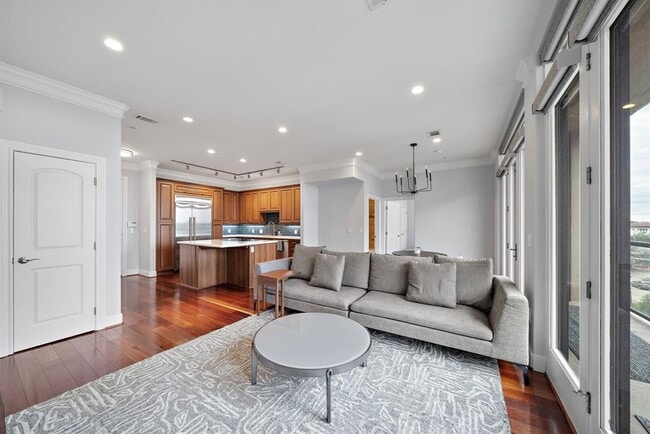 Photo - 1419 Montrose Blvd Unit 401