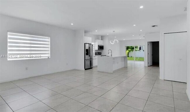 Photo - 23061 SW 124th Ave