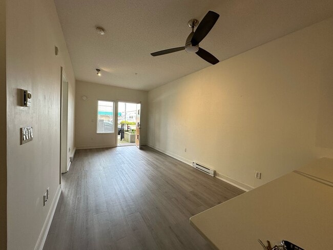 Photo - 20460 Douglas Cres