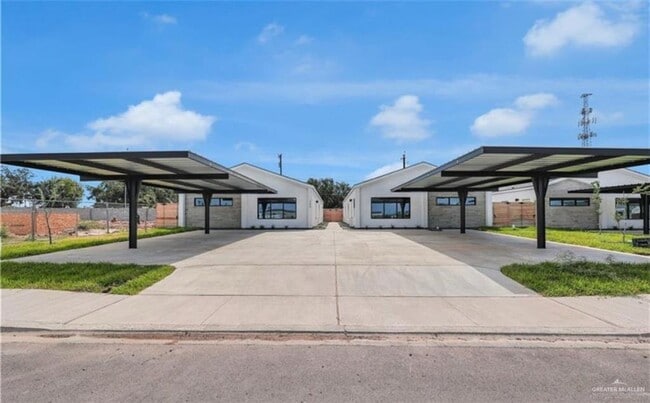 Building Photo - 8 Oriole Rd Unit 2 Rental