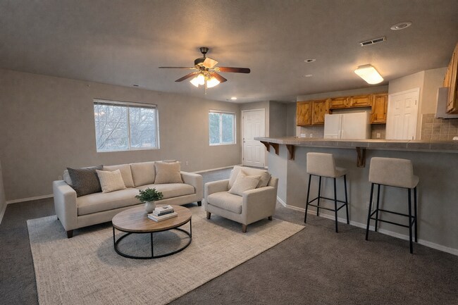 Photo - 3 Bedroom Duplex Near Downtown Available!