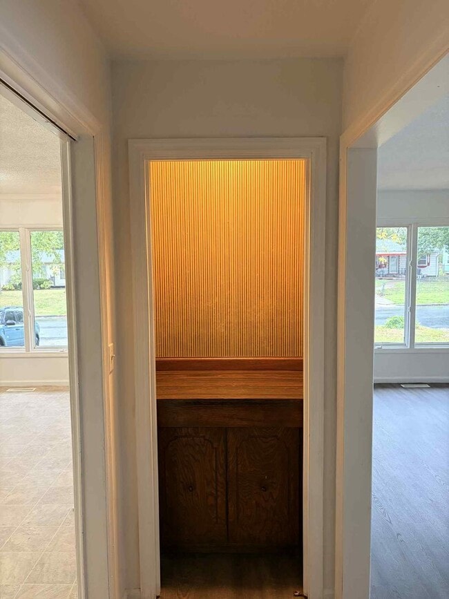 Photo - CHARMING 3 BEDROOM / 1 BATHROOM HOUSE IN J...