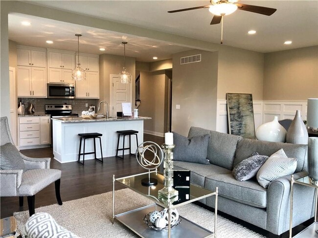 COMING SOON: Modern 3-Bedroom Townhome wit... - COMING SOON: Modern 3-Bedroom Townhome wit...