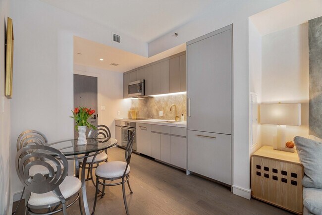 Photo - 55 Lagrange St Condo Unit 603
