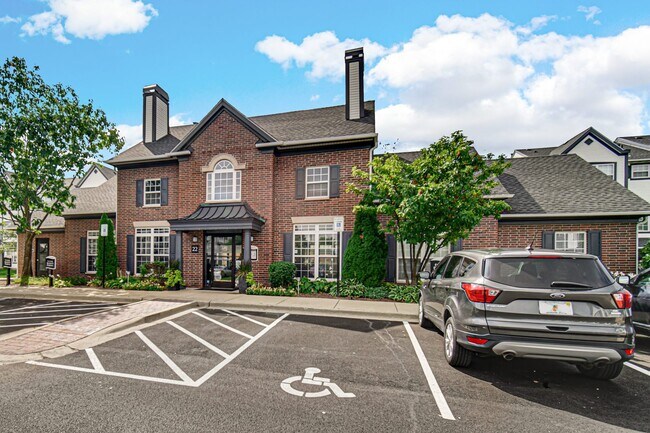 Photo - 122 Brahms Ct