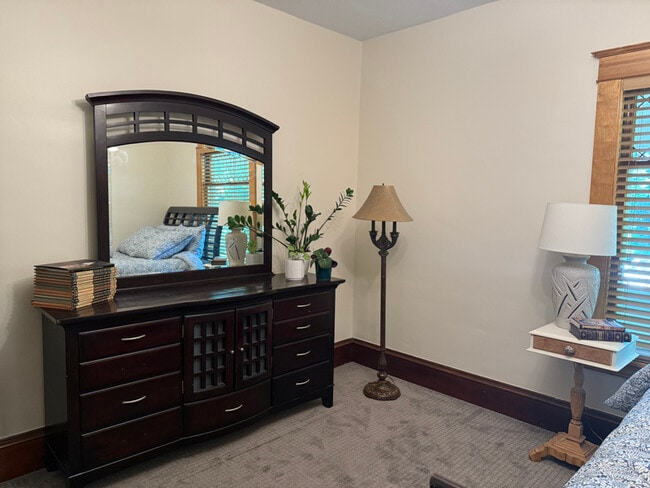 Photo - 2334 Brewster St